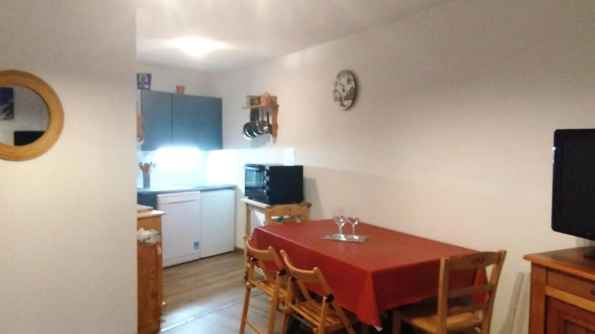Appartement Ski-In/Ski-Out, 2 Pieces, Pour 6, Proche Ecole De Ski - Fr-1-771-78 Prapoutel 0*,  Frankrig